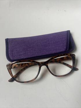 Vmp2010 Betsey Johnson Reading Glasses Tortoise Cat Eye Readers 2.00 New With Case