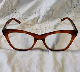 3166-06 Eyebobs Designer Reader Dorothy 3.50 3166 06 Kitten Around Tortoise Cat Eye