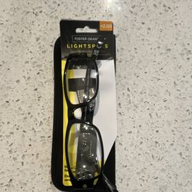 1018314-200 Foster Grant Lloyd 2.00 Lightspecs Reading Glasses Black Ultra Bright Leds