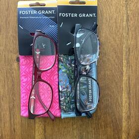 1019755-200.fdr Foster Grant Evalina Reading Glasses 2.00 Square Burgundy Floral Clear Lens