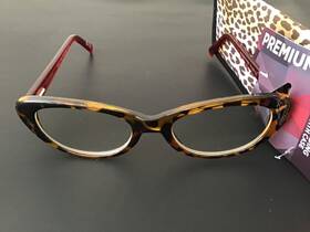 Foster Grant 193033089507 Simply Specs Womens Prem. Reading Glasses With Case Cora Red 2.50