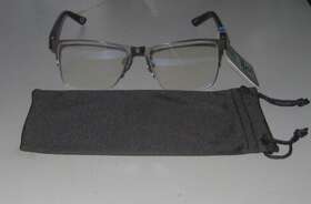 Foster Grant 193033469804 Blue Light 30 Glasses Mookie Gun Mcv Retails 26.99 And Black Pouch
