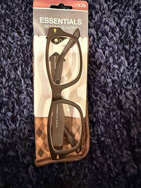 8766131318 Foster Grant Reading Glasses 3.25