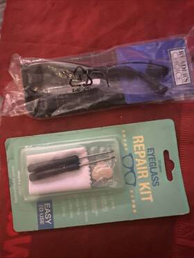 E122 Foster Grant 887661339232 Essentials Readers Percy Blk 2.75 Reading Glasses Repair Kit