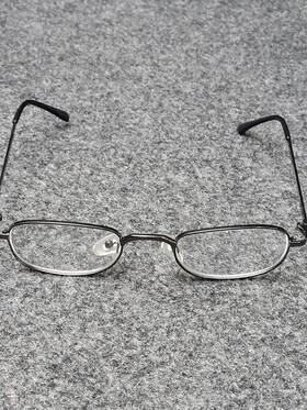Foster Grant Wl0209 Spare Pair Reading Glasses 2.75 Square Black Frame