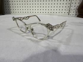 3062 Glo Spec Vintage 1960s Glo-spec Cat Eye Eyeglasses 20/44