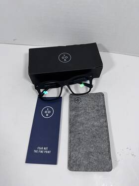 Lr70 Look 850025270939 Optics 1.00 Cosmo Black Reading Glasses Readers Open Box