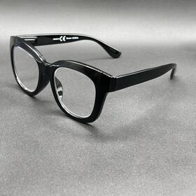 0301-092425-18.98 Peepers Center Stage 1.50 Readers Black Used Blue Light