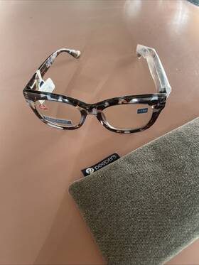 Peepers 070747293034 Center Stage Reading Glasses 1.50 Tortoise Blue Light Progressive Lens