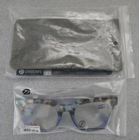 3006175 Peepers #3006175 Reading Glasses 1.75 Showbiz Focus Blue Quartz/blue Light Blocking