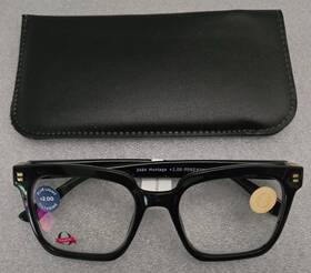 3484200 Peepers #3484200 Reading Glasses Montage 2.00 Black Blue Light Filtering