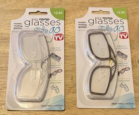 So-mine 810748030333 On The Go Mobile Reading Glasses 2.50 Case Adhesive Key Ring Lot Of 2