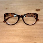 Betsey Johnson Tortoise Cat Eye Reader Glasses VMP2007 Women's Retro. Fixed Price $22.99.