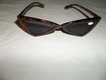 Wemootants Reading Sunglasses Fashion Readers +2.50 Triangle. Fixed Price $6.00.