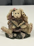 Boyds Bears "daphne The Reader Hare" #2226 Rabbit Bunny Books Reading Gardening. Fixed Price $9.99.