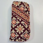 Vera Bradley Slim Eyeglass Readers Case In Medallion Pattern 100% Cotton. Fixed Price $16.98.