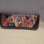 Women's Foster Grant & Generic Reading Glasses Soft Sleeve Protective Case. Fixed Price $8.95.