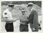 1968 Press Photo Police Officer Bill Young With Elmer Right & Fred Morgan. Fixed Price $24.99.