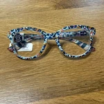 Peepers Reading 1.25 Oasis Blue Leopard Light Eyeglasses & Case. Fixed Price $19.50.