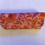 Vera Bradley Hard Case Sunglasses Reading Floral Pink Orange Felt Lining. Fixed Price $14.99.