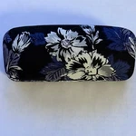Vera Bradley Floral Hard Case Sunglasses Reading Black Blue White Cloth. Fixed Price $14.99.